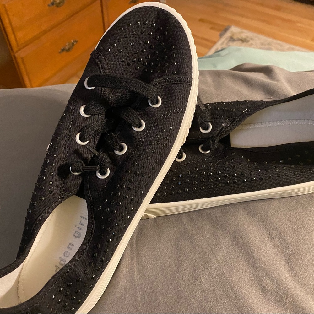 Madden Girl Sneakers size 7.5